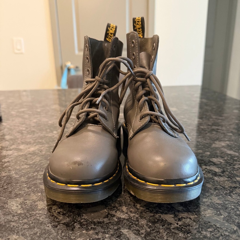 Dr. Martens Women's 1460 Pascal Virginia Boots Grey Size 6 - Picture 3 of 6